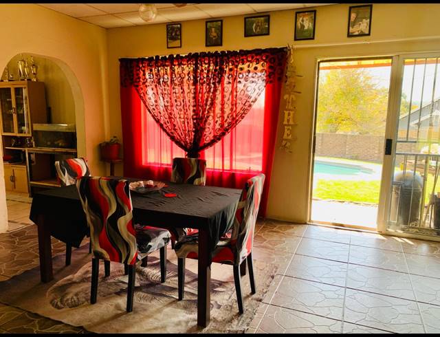 4 BEDROOM HOUSE FOR SALE IN RENSBURG
